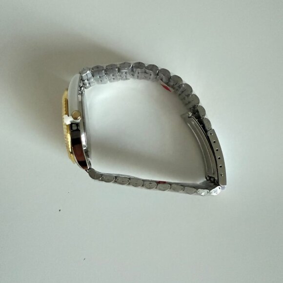 NWT - Disney Adult Classic Metal Bracelet Analog Quartz Watch - Picture 10 of 16